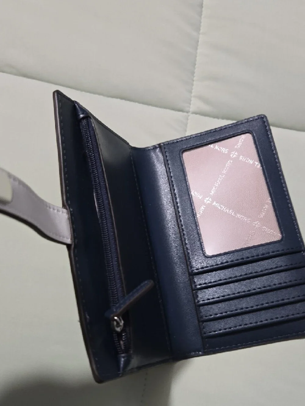 Michael Kors navy wallet with white strap and silver MK logo - Picture 5 of 7